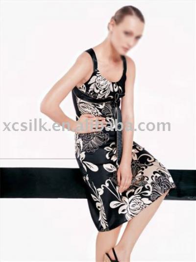 Lady`s print dress (Lady `s Robe)