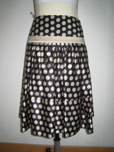 Ladies` print satin skirt