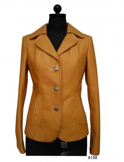 leather garments (одежда из кожи)