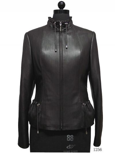 leather garments (одежда из кожи)