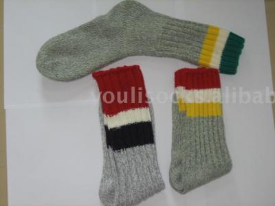 wool socks (chaussettes de laine)