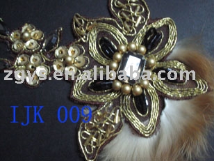 collar flower (collier de fleurs)
