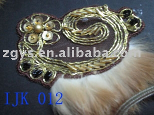 collar flower (collier de fleurs)