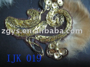 collar flower (collier de fleurs)