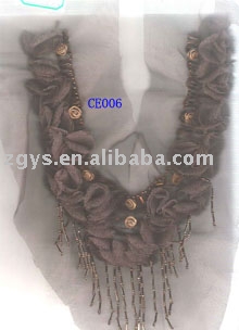 collar (collier)