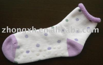 Ladies` knitted socks with rubber dots (Ladies` knitted socks with rubber dots)