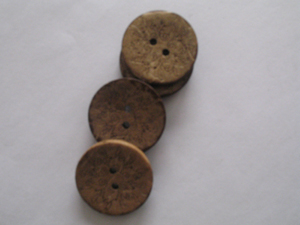 coconut buttons (кокосового кнопками)
