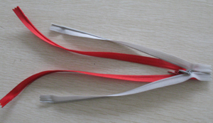 invisible zipper (fermetures à glissière invisibles)