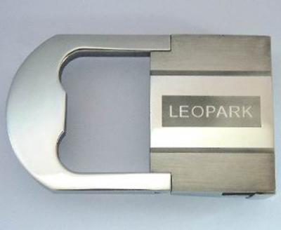 brass buckle (Boucle en laiton)