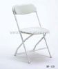 plastic folding chairs (chaises pliantes en plastique)
