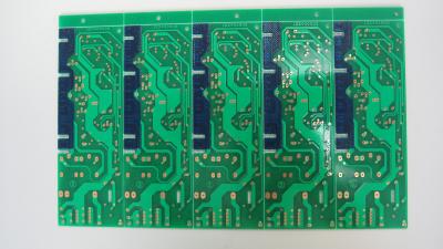 Double side PCB with removable solder mask (Double PCB côte avec masque de soudure amovible)