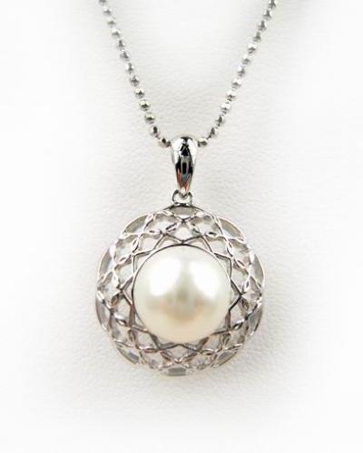Gold Pendant with Fresh Water Pearl ()