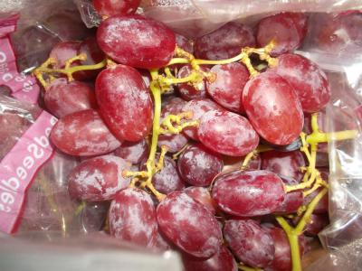 Crimson Grapes ()