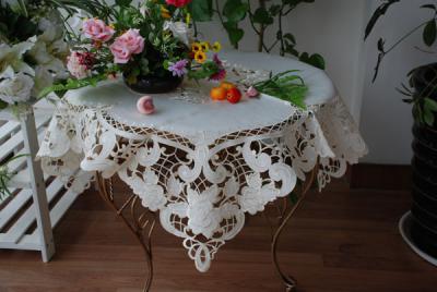 Embroidery tablecloth ()