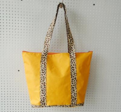 Handbag ()