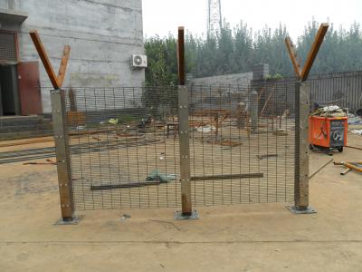 Welded mesh fence