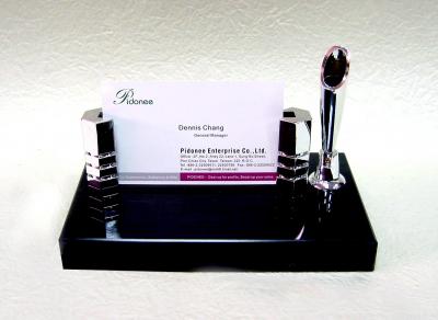 Business Card holder with pen stand desk set (Porte cartes d`affaires avec un bureau de porte-stylet fixé)