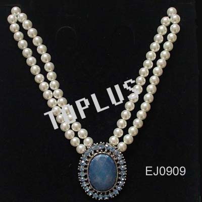 Necklace (Collier)