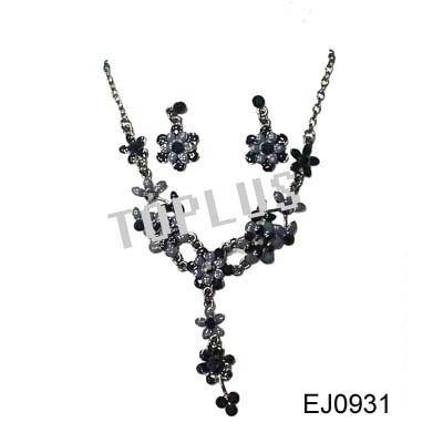 Necklace (Halskette)