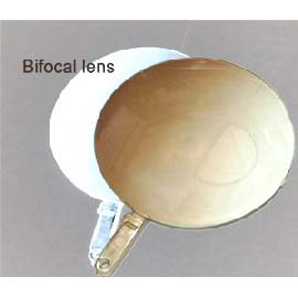 bifocal lenses (Bifokalgläsern)