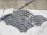 Fan-shaped paving stone on mesh (Фан-формы брусчатки на сетке)