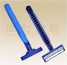 triple blade razor (тройным лезвием)